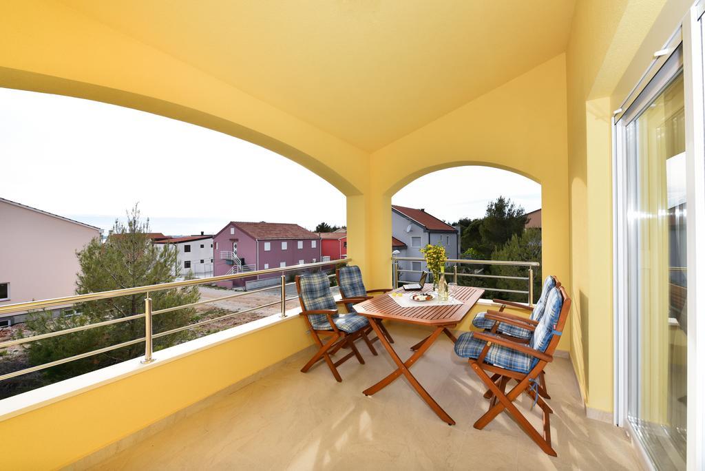 Apartments Ana Vrsi Buitenkant foto